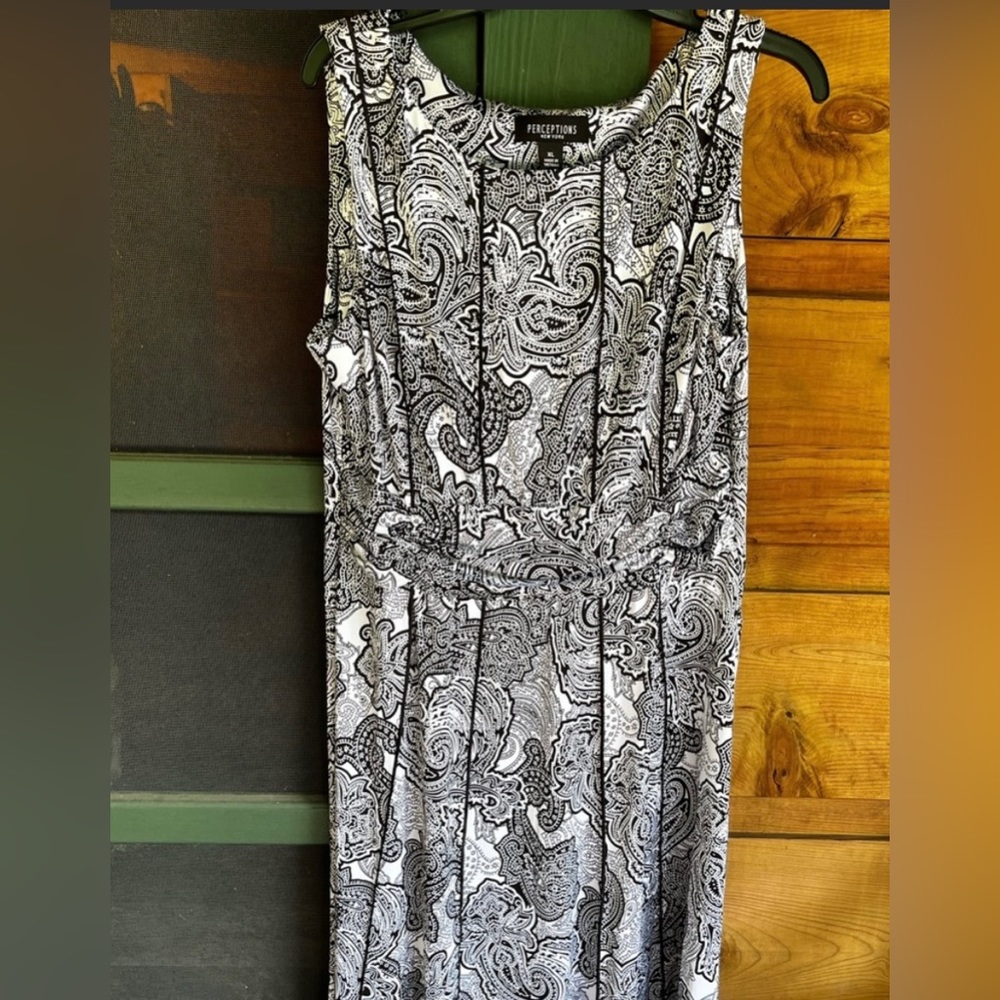 COPY - Women’s XL Sleeveless Paisley Dress